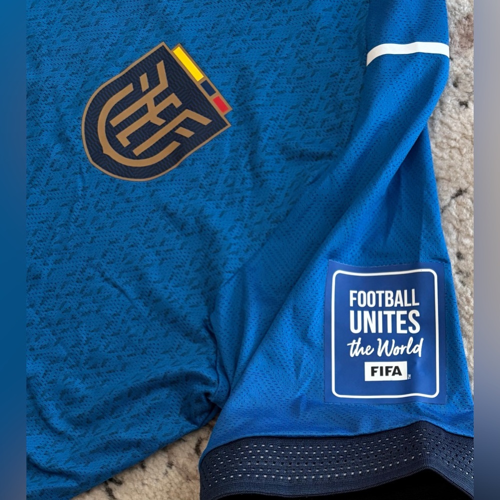 Marathon Authentic WC Qualifiers 2026 Ecuador Pervis Estupiñan Jersey Men’s XL - Picture 7 of 9
